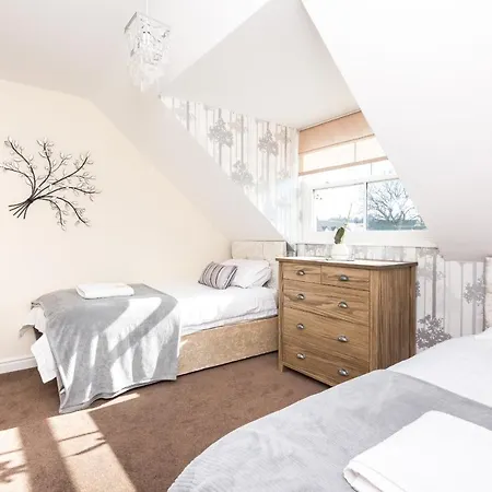 Apartment Perfect Location To Explore York, Sleeps Up To 6! York